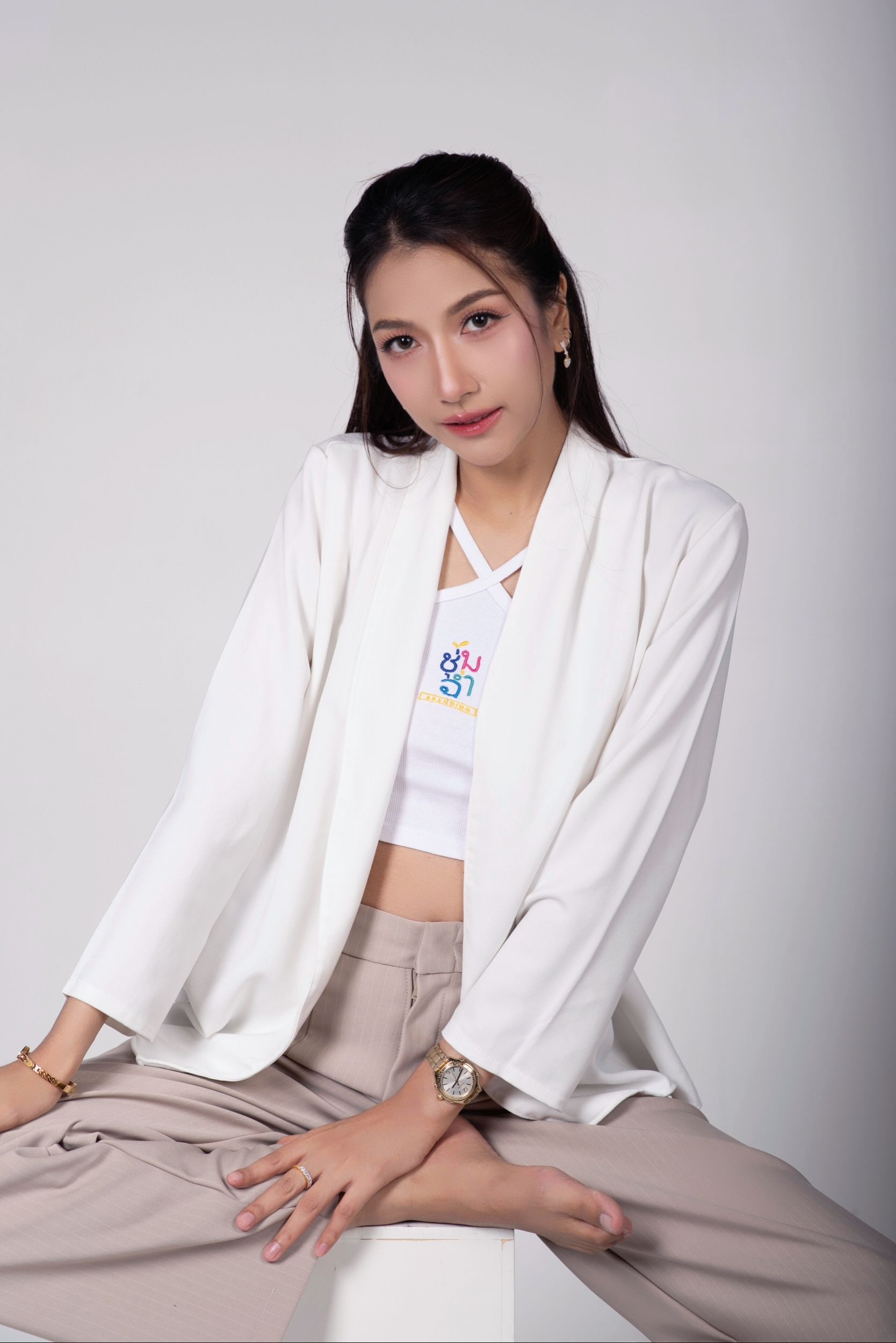 อีฟ — Host & Lead Facilitator